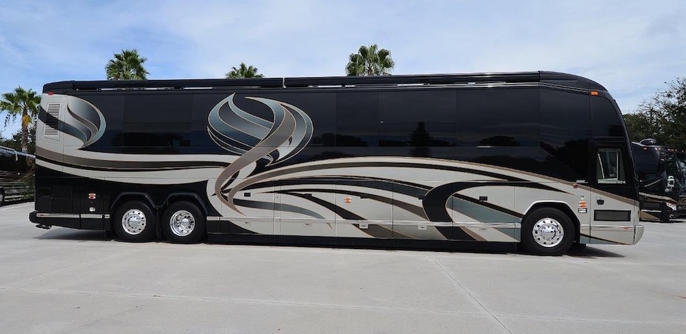 2009 Prevost Featherlite Amadas H3-45 For Sale